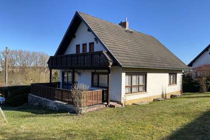 Haus zum Kaufen in Hildburghausen Wallrabs 259.000,00 € 145.7 m² - Hildburghausen / Wallrabs