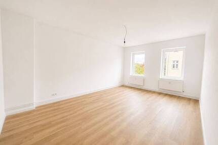 Helle 3-Zimmer-Wohnung mit Einbauküche in Berlin-Freienwalder Straße