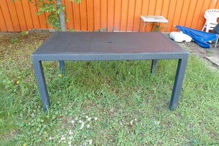 garten tischrattan optık - 70,00&nbsp;EUR Kaltmiete, ca.&nbsp; 0,00&nbsp;m&sup2; in Fürth (PLZ: 90763) Südstadt