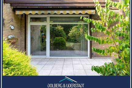 Attraktive Hochparterre-Wohnung mit Sonnenterrasse und zwei Stellplätzen in ruhiger grüner Lage - Hamburg / Farmsen-Berne