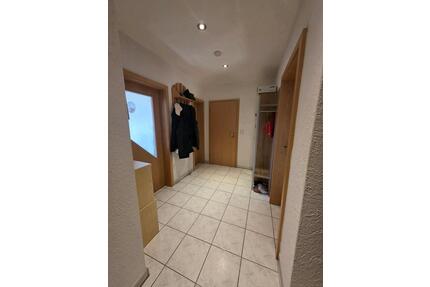 2 Zimmer Dachgeschoss Wohnung zu vermieten - Neutraubling