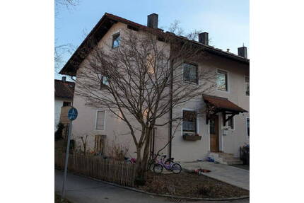 Charmantes Reiheneckhaus mit Südterrasse und schönem Garten in Trostberg