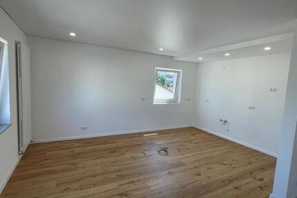 Kernsaniert nach Neubaustandard! 3-Zimmer Wohnung mit Balkon - Pirmasens Niedersimten