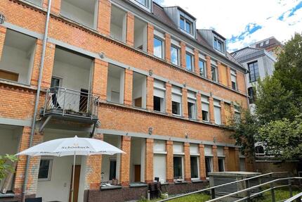 Gemütliche 2,5 Zimmerwohnung in zentraler Lage mit Tiefgaragenste - Stuttgart Stuttgart-West