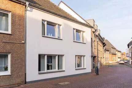 Haus zum Kaufen in Rhede 280.000,00 € 145.59 m²
