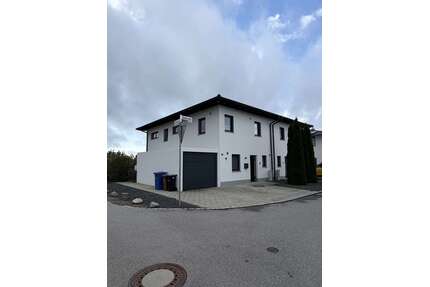 Haus zum Mieten in Tiefenbach 1.490,00 € 130 m²