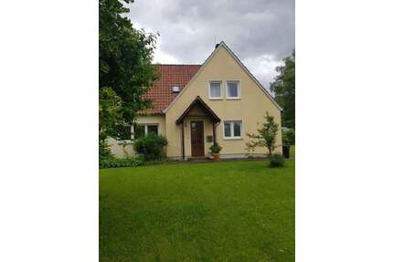 Haus zum Kaufen in Friedland 245.000,00 € 211 m²