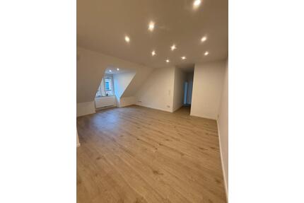 ERSTEBEZUG !! Schöne & renovierte 2-3 ZKB Wohnung in 66121 - Saarbrücken Eschberg