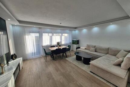 Attraktive 4 Zimmer Wohnung mit Balkon, Garten und Garage - Karlskron