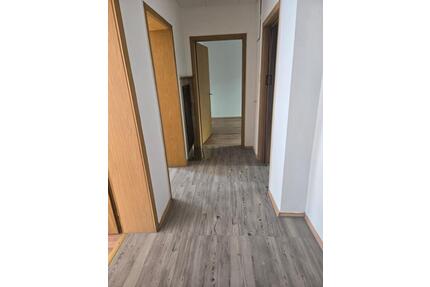 Attraktive 3 Zimmerwohnung - 850,00&nbsp;EUR Kaltmiete, ca.&nbsp; 70,00&nbsp;m&sup2; in Schramberg (PLZ: 78713)