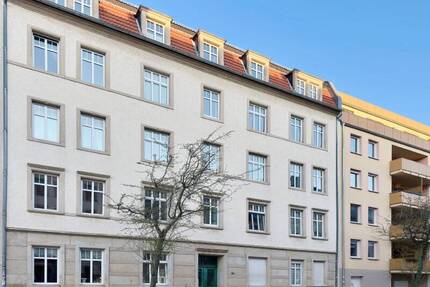 2-Raum Dachgeschoss Wohnung - 135.000,00&nbsp;EUR Kaufpreis, ca.&nbsp; 57,80&nbsp;m&sup2;&nbsp;Wohnfl&auml;che in Dresden (PLZ: 01127) Pieschen-Süd