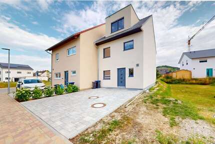 Haus zum Kaufen in Sasbach am Kaiserstuhl 585.000,00 € 129.21 m²