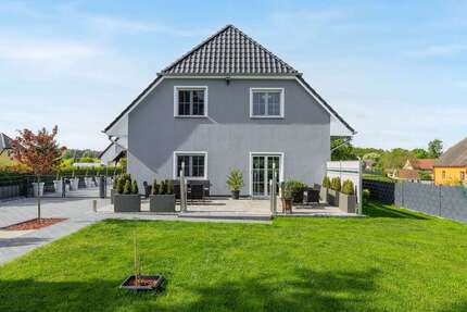 Haus zum Kaufen in Falkenberg 530.000,00 € 148.73 m²
