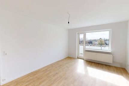 Lichtdurchflutete 2-Zimmer-Wohnung mit BALKON und EBK - Uetersen