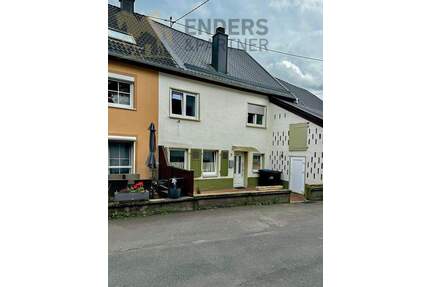 Charmantes Reihenhaus in Birresborn mit Kamin, 4 Zimmern & Potenzial