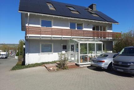 BürosPraxis (4 Räume) mit 2-Zimmer-Wohnung - Nieder-Olm