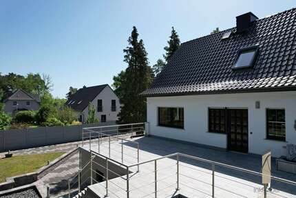 Haus zum Kaufen in Biederitz 320.000,00 € 108.57 m²