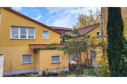 Haus zum Kaufen in Naumburg 235.000,00 € 180 m²