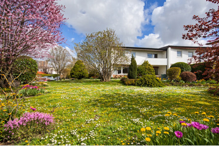 Fast wie ein Einfamilienhaus: ca. 9 Meter Breite + außergewöhnlich großer Garten - Bietigheim-Bissingen