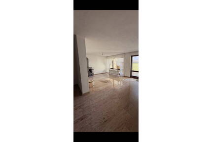 Einzugsfertiges, gepflegtes Reihenmittelhaus (1-2 Familienhaus) in zentraler Lage von Renningen