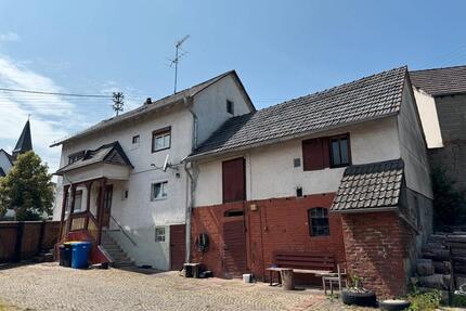 Fachwerkhaus mit Hofreite, Nebengebäuden & großzügigem Grundstück - Taunusstein