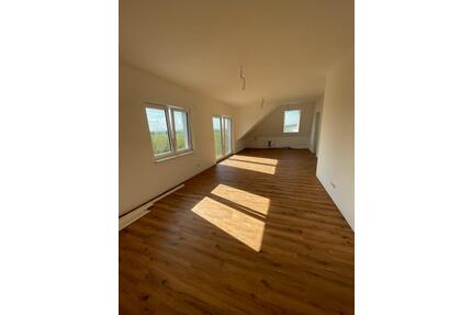 Schöne Dachgeschoss Wohnung in Neuenhagen - Neuenhagen bei Berlin