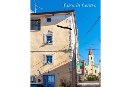 Vermiete längerfristig saniertes Stadthaus in Brtonigla. - Scheuring