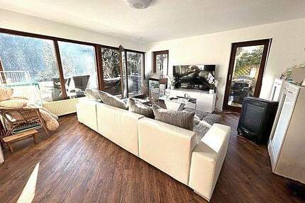 3,5 Zi.-Wohnung mit zwei Terrassen und PKW-Stellplatz - Neuenbürg