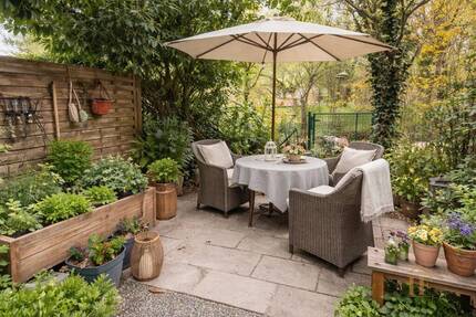 Familienfreundliches Reihenmittelhaus mit Garten, 2 TG-Stellplätzen & viel Platz in ruhiger Lage - Eching