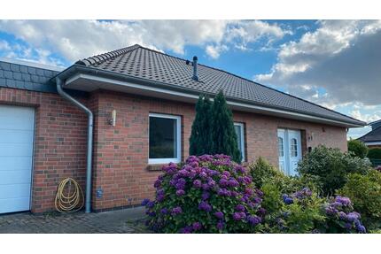 Walmdachbungalow mit Doppelgarage, Bj. 2015 - Martfeld