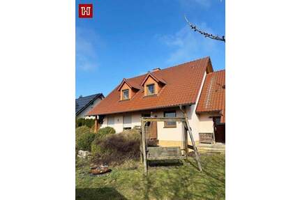 Freistehendes Einfamilienhaus mit großer Doppelgarage und Blick ins Grüne ! - Pfarrweisach Junkersdorf