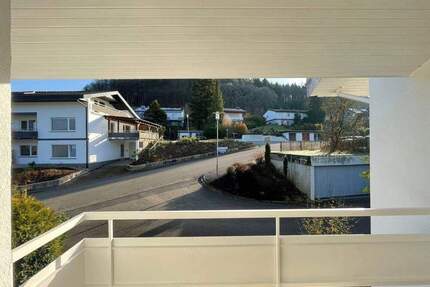 Bezugsfrei und ohne Provision Haus auf 5 Zimmer mit Terrasse und Garage - Seelbach