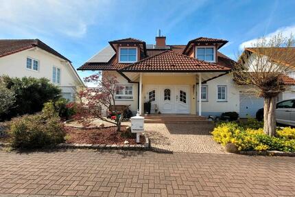 Freistehendes Einfamilienhaus mit Solaranlage in begehrten Lage - Neustadt an der Weinstraße
