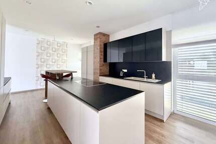 Haus zum Kaufen in Massenbachhausen 1.599.000,00 € 210 m²