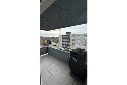 Große Wohnung mit Balkon! - 700,00&nbsp;EUR Kaltmiete, ca.&nbsp; 85,00&nbsp;m&sup2; in Übach-Palenberg (PLZ: 52531)