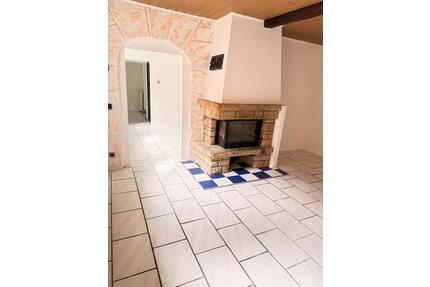 Einfamilienhaus mit Garten und Garage in Homburg-Erbach zu vermie