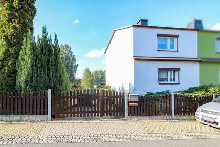 Doppelhaushälfte mit großem Grundstück zum Herrichten - Chemnitz Borna-Heinersdorf