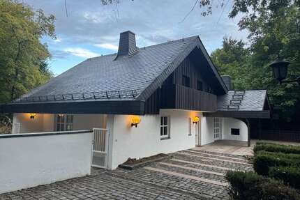 Haus zum Kaufen in Grävenwiesbach 999.000,00 € 285 m²