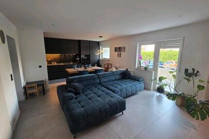 PROVISIONFREI Renovierte Wohnung in Gross-Zimmern mit Einbaküche - Groß-Zimmern