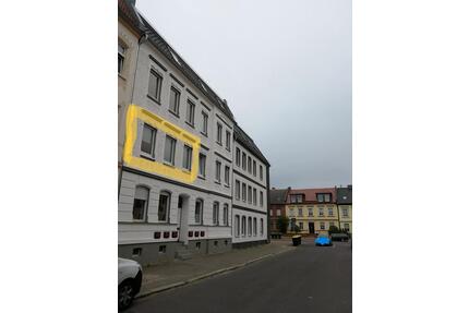 1 R- Whg. 50 qm , in Burg, mit EBK , 1. OG