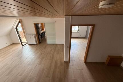 Charmante Maisonette-Wohnung mit 2 Balkon und Stellplatz - Eisenberg (Pfalz)