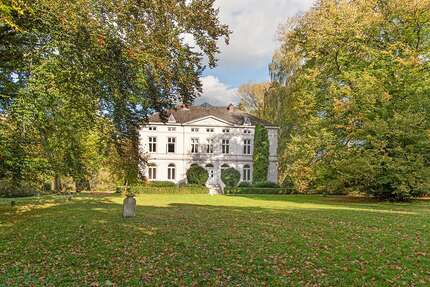 Haus zum Kaufen in Lübeck 2.150.000,00 € 695 m²