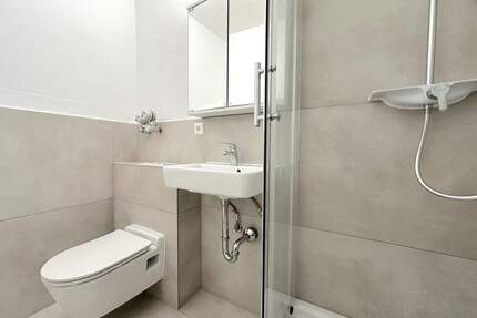 Frisch sanierte 2-Zimmer-Wohnung mit Balkon - Wiesbaden