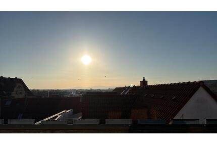 Möblierte 2-Zimmer-DG-Wohnung mit Terrasse & Kaiserstuhlblick - Ihringen
