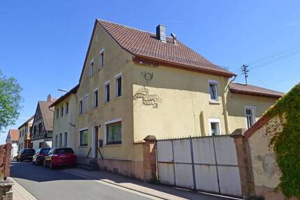 Historisches Haus mit großem Potenzial und ehemaligem Tanzsaal - Ruppertsecken
