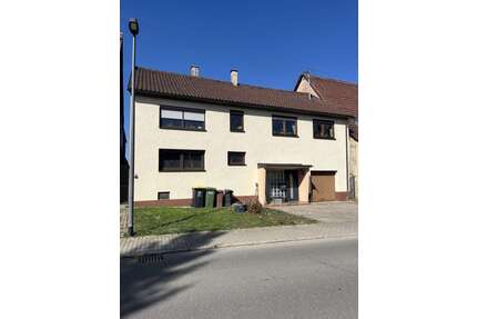 Haus zum Kaufen in Bad Dürrheim Biesingen 350.000,00 € 227.27 m² - Bad Dürrheim / Biesingen