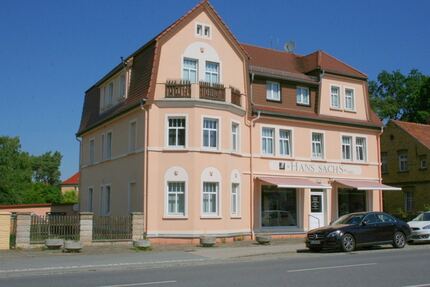 Schicke Dachgeschosswohnung mit EBK! - Bernsdorf
