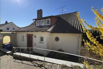 Ein-, Zweifamilienhaus - 175.000,00&nbsp;EUR Kaufpreis, ca.&nbsp; 190,00&nbsp;m&sup2; in Alfeld (Leine) (PLZ: 31061)