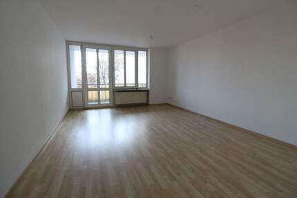 Helle 2-Zimmer-Wohnung mit sonniger Loggia - München Bogenhausen