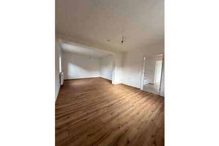 Erstbezug nach Kernsanierung - 1.540,00&nbsp;EUR Kaltmiete, ca.&nbsp; 189,00&nbsp;m&sup2; in Sankt Augustin (PLZ: 53757)